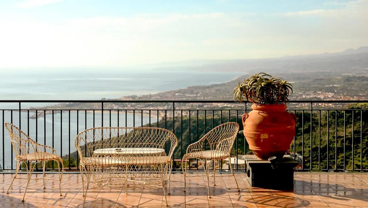 Taormina Design Apartment 0*,  Włochy