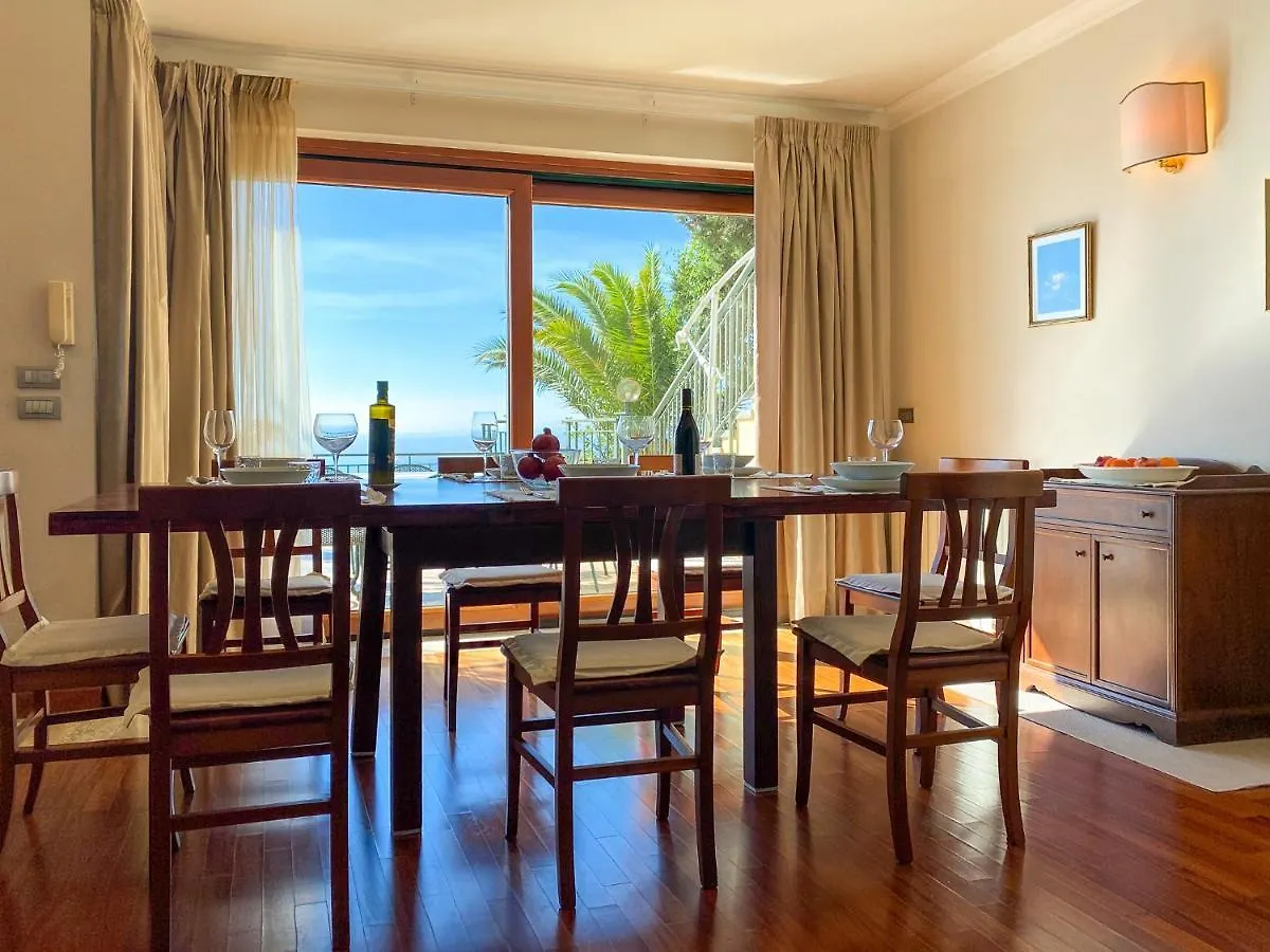 Taormina Design Apartment 0*,  Italy
