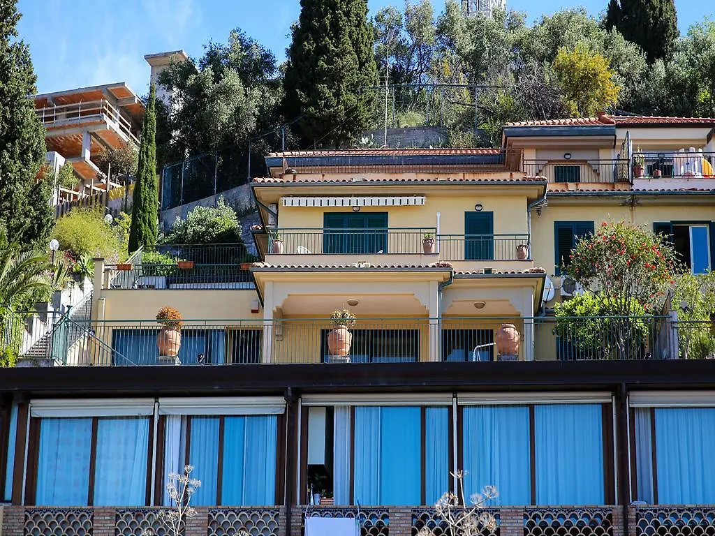 Taormina Design Apartment 0*,  Italy